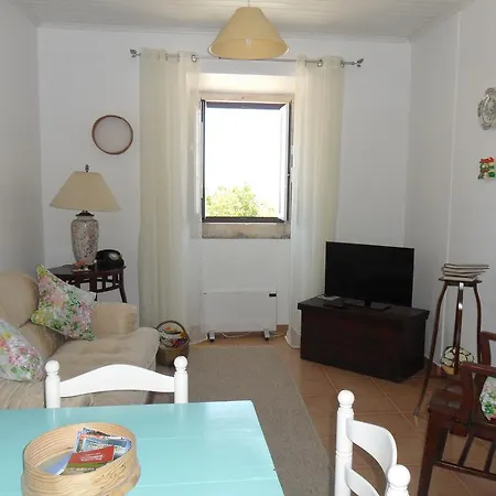 Casa Do Avo In Montejunto منزل ريفي *